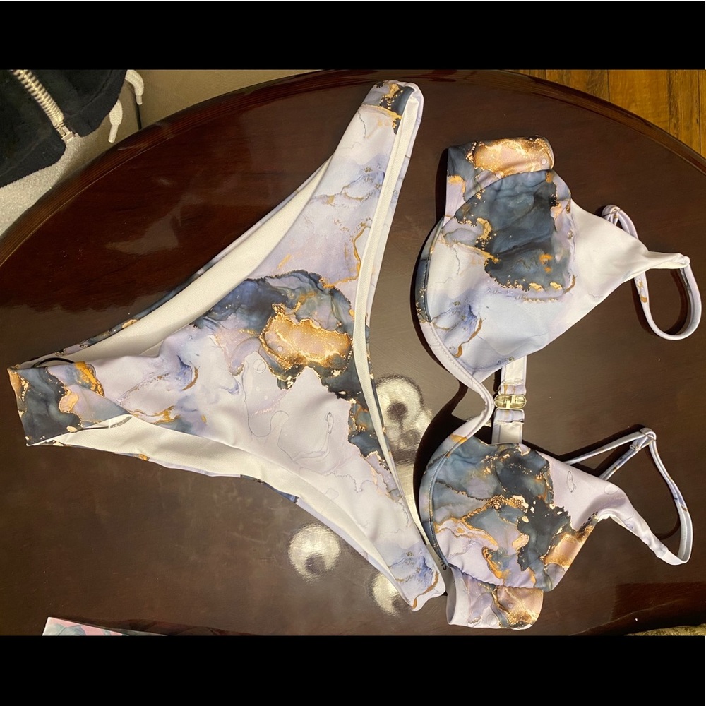 Watercolor underline bikini